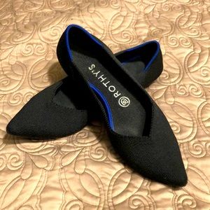 Rothy’s The Point in black